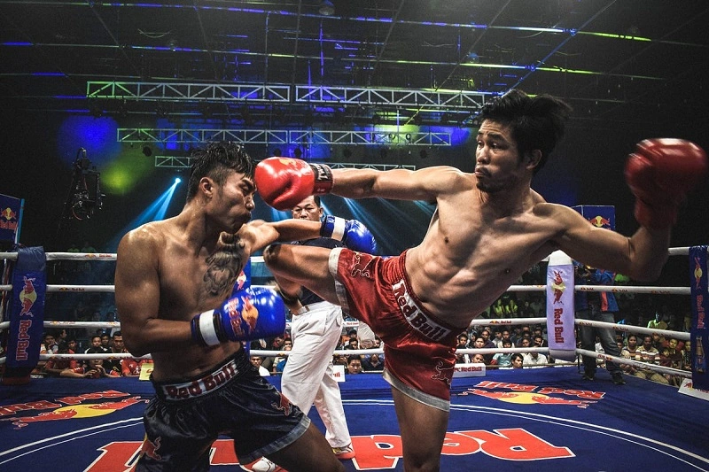 Professional Muay Thai fighting in the ring